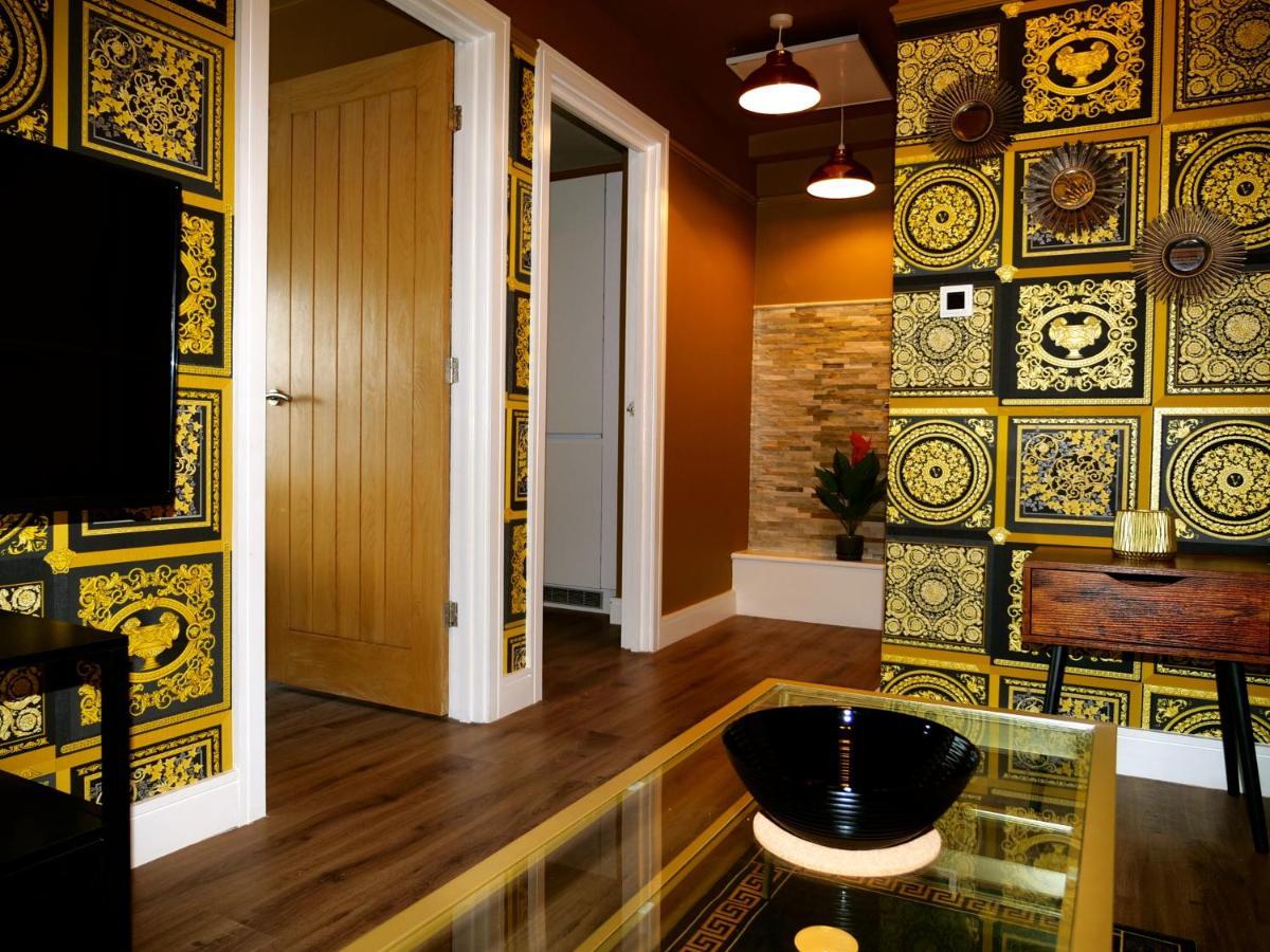 Ultra Deluxe Versace Apartment Near Sheffield Full Sky Tv Rotherham Esterno foto